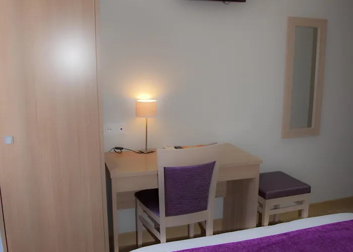 فندق دي لوندريه 3*