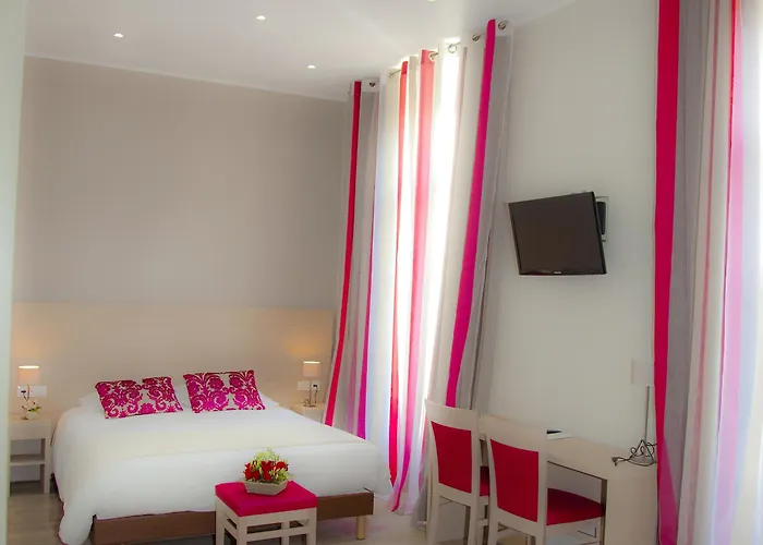 فندق دي لوندريه 3*